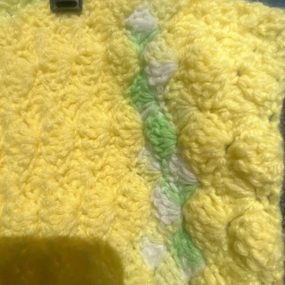 Vintage 70s Handmade crochet baby blanket knit pastel yellow green white 23x30 - Picture 8 of 9